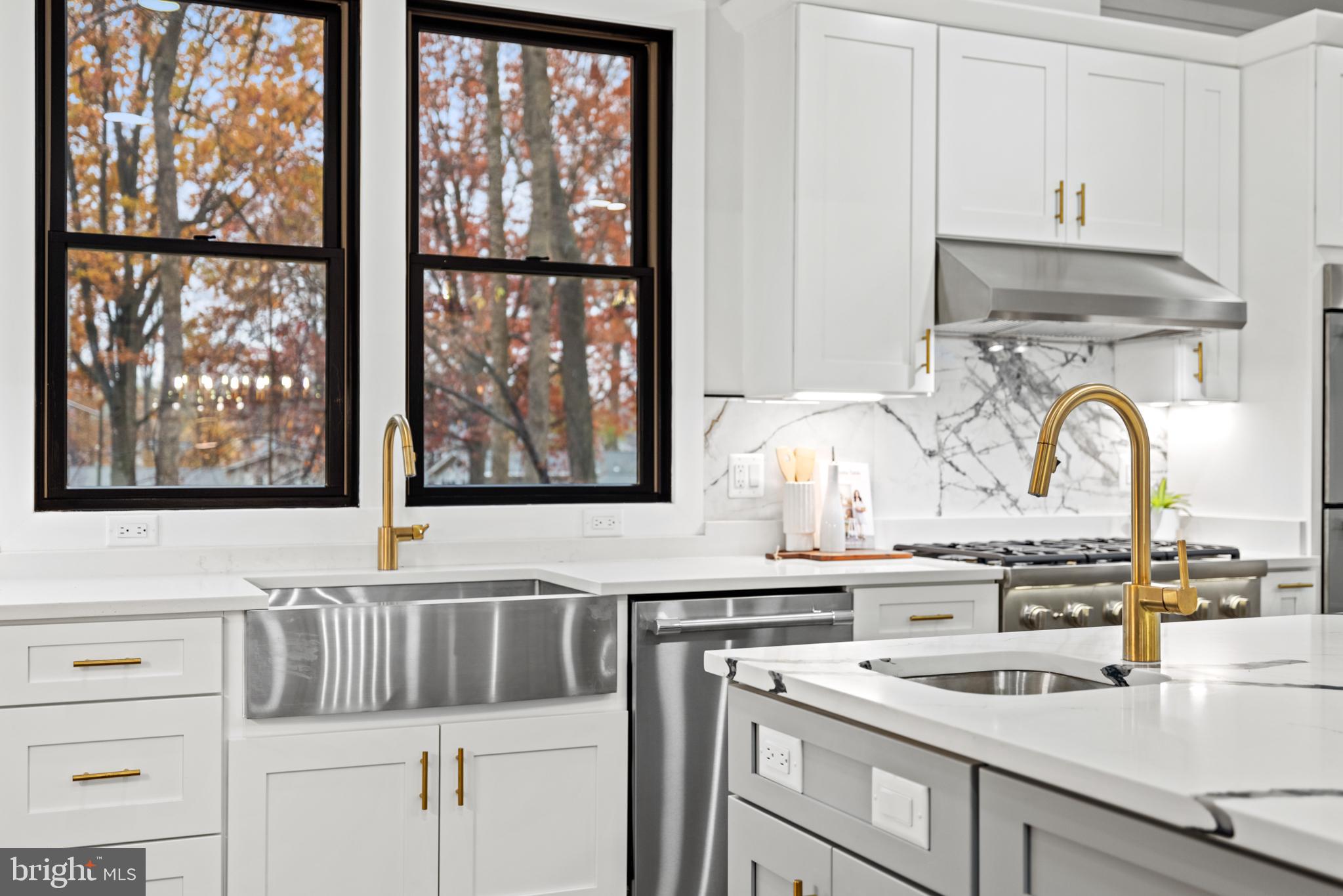 PICKETT ESTATES - Residential