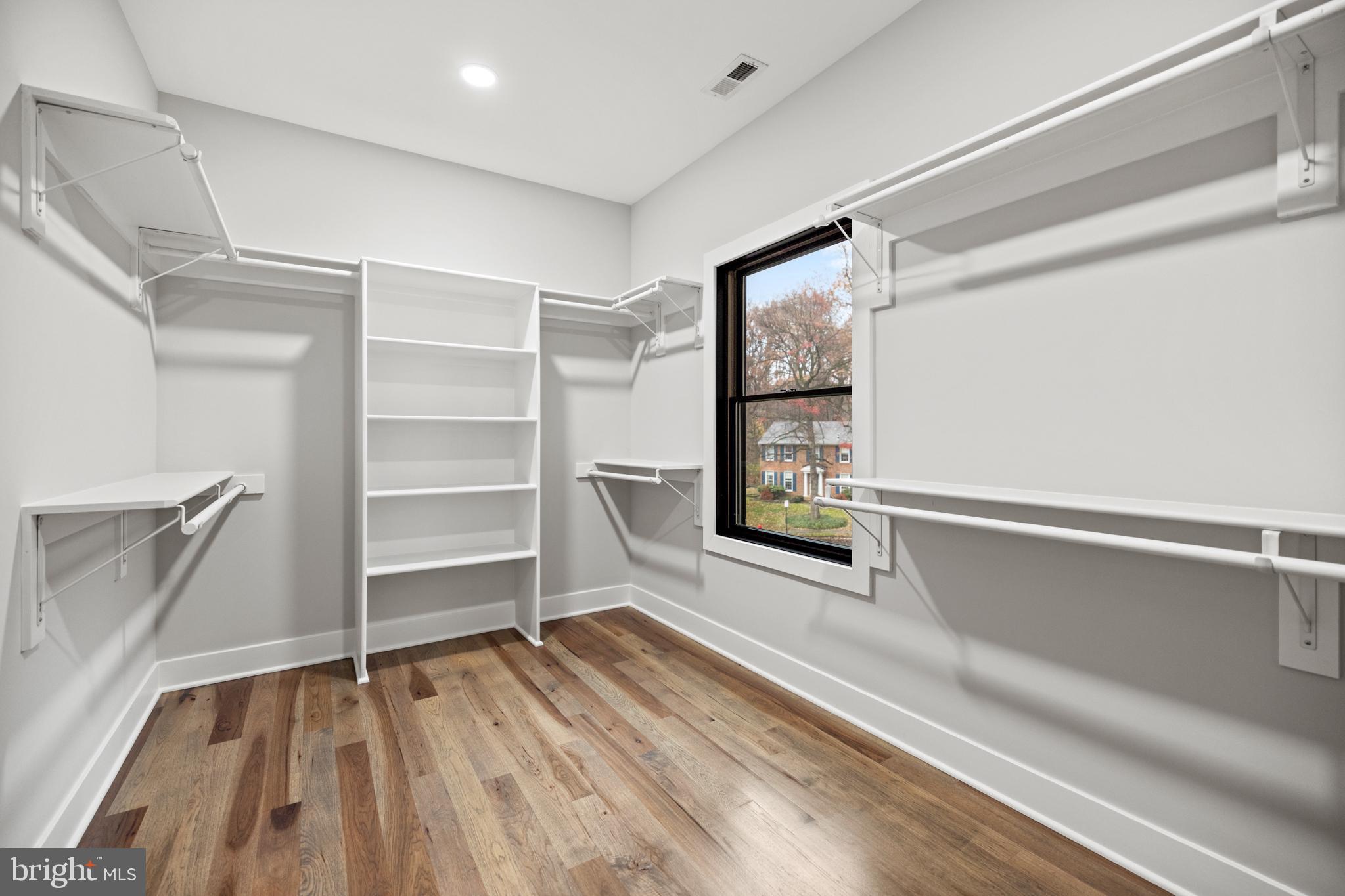 PICKETT ESTATES - Residential