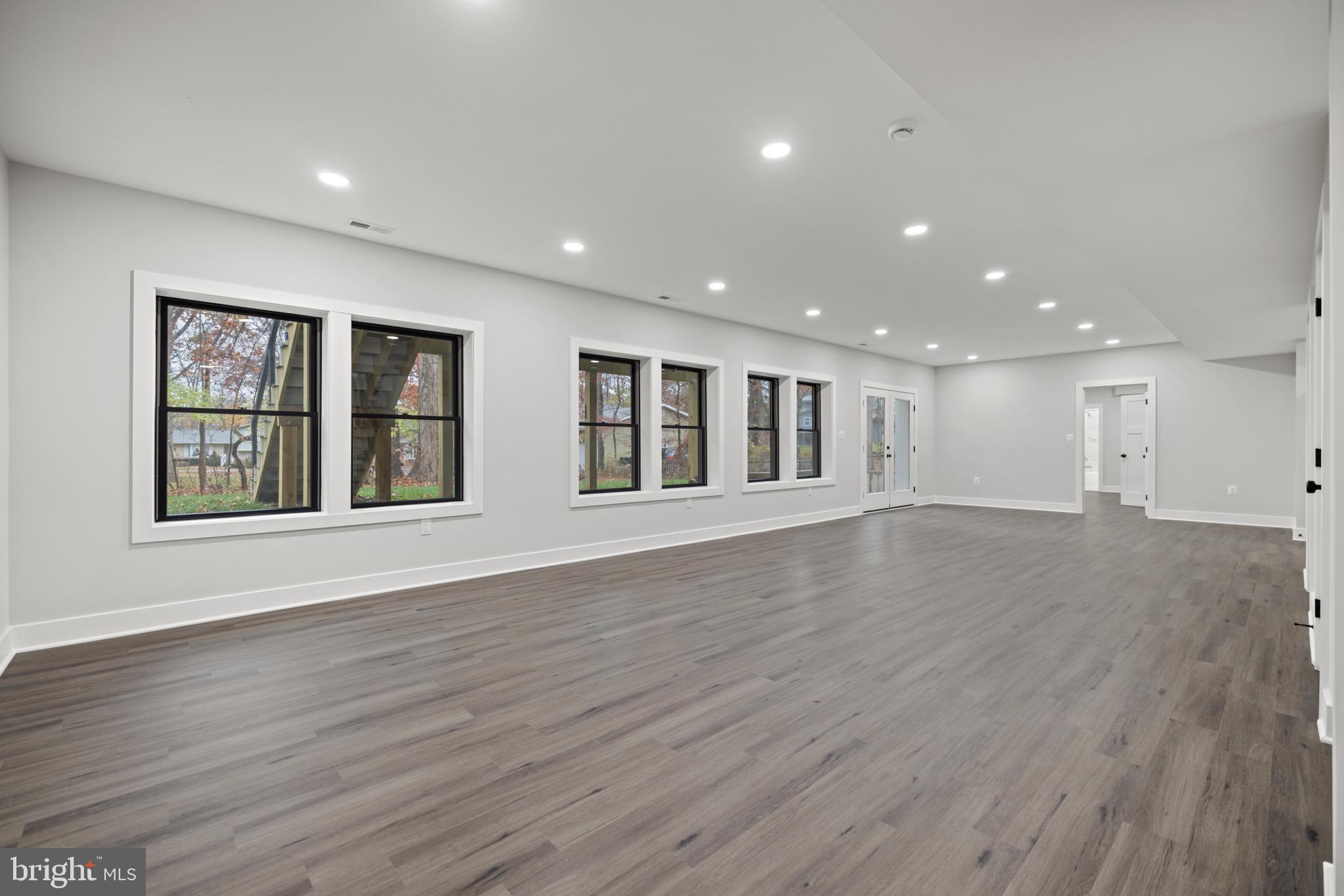 PICKETT ESTATES - Residential