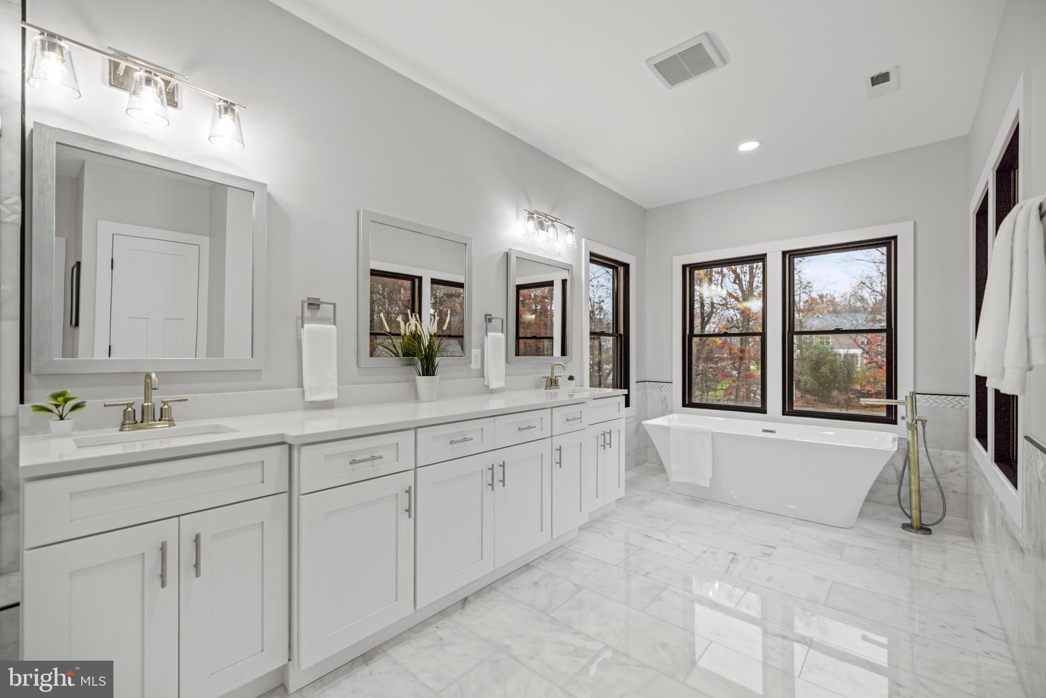 PICKETT ESTATES - Residential