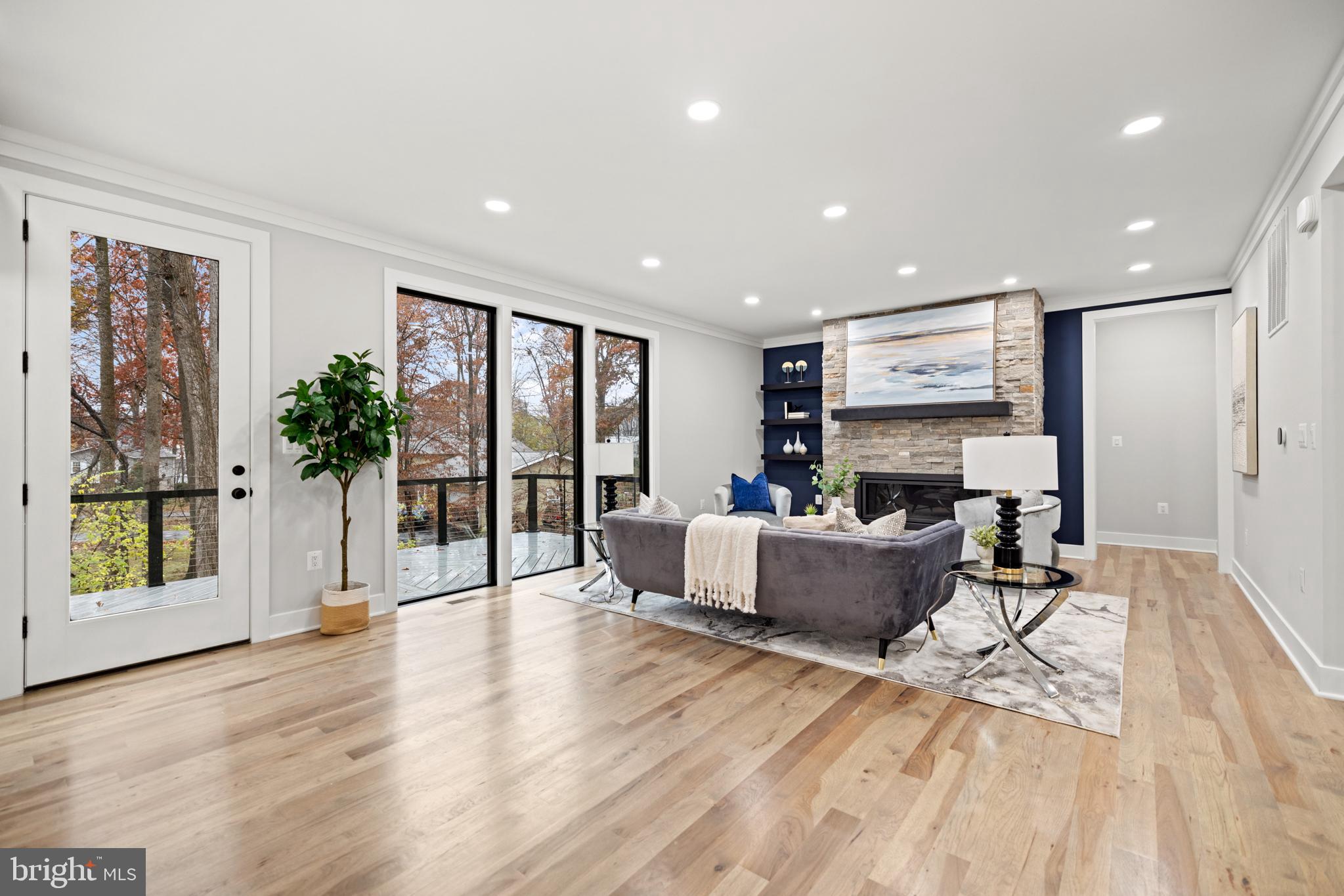 PICKETT ESTATES - Residential