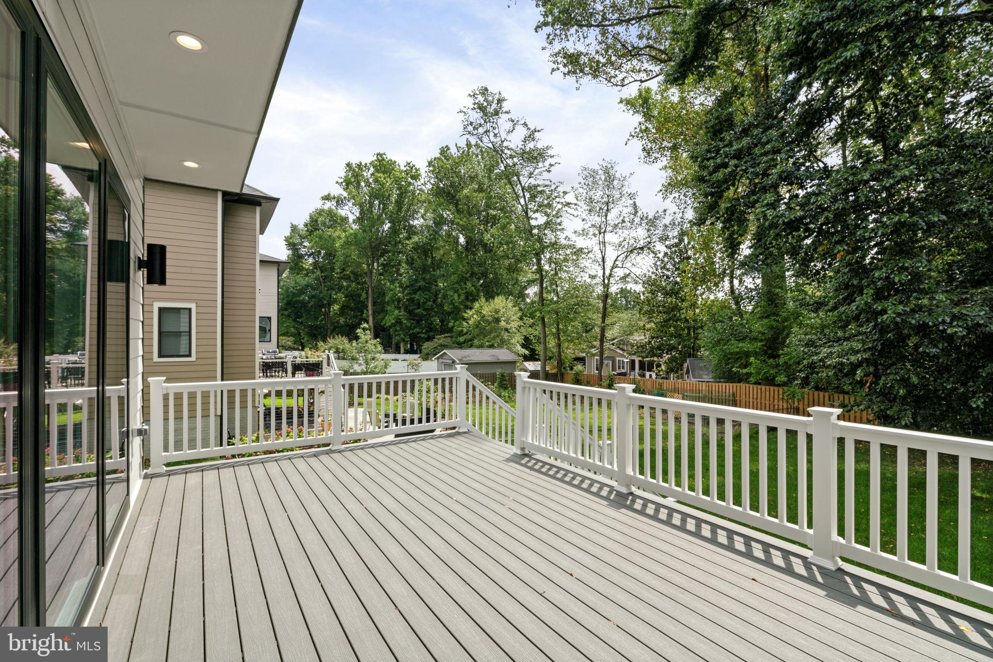 VIENNA WOODS - Residential