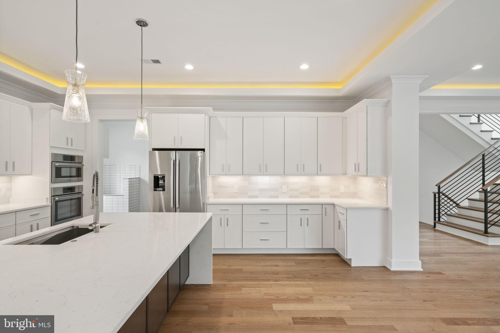 VIENNA WOODS - Residential