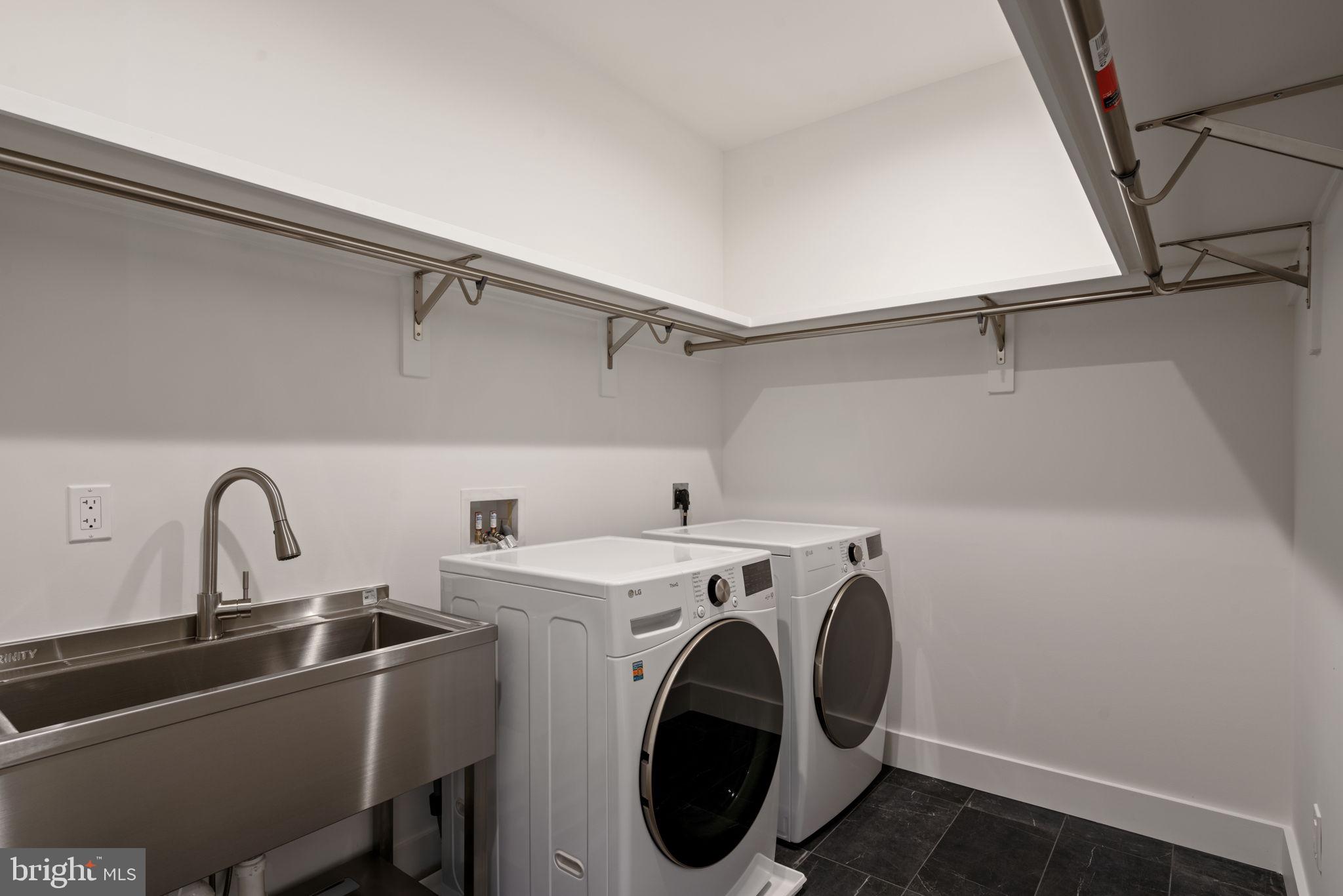 VIENNA WOODS - Residential