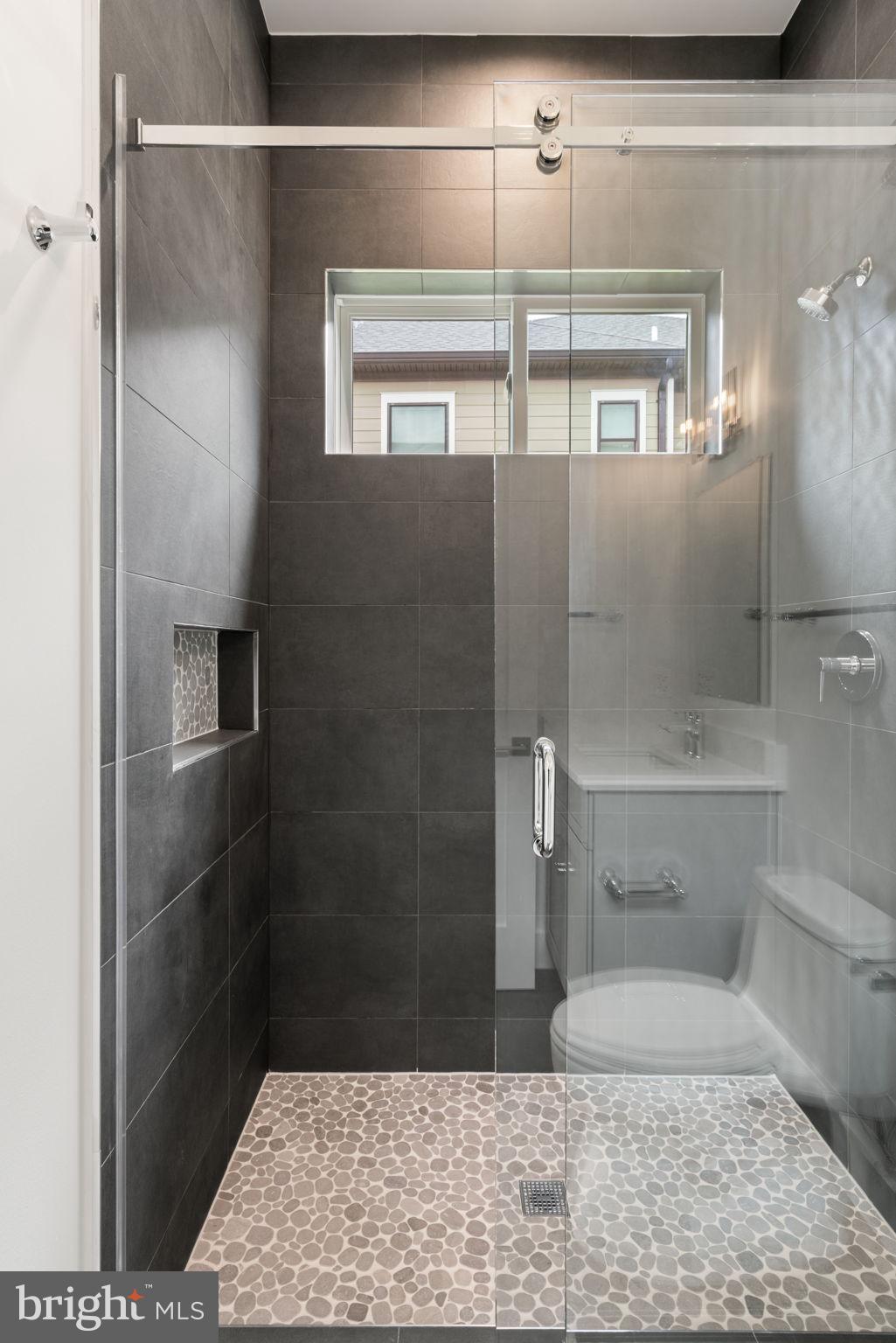 VIENNA WOODS - Residential