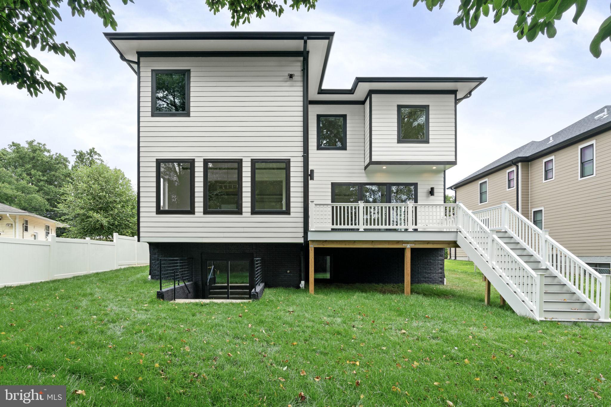 VIENNA WOODS - Residential