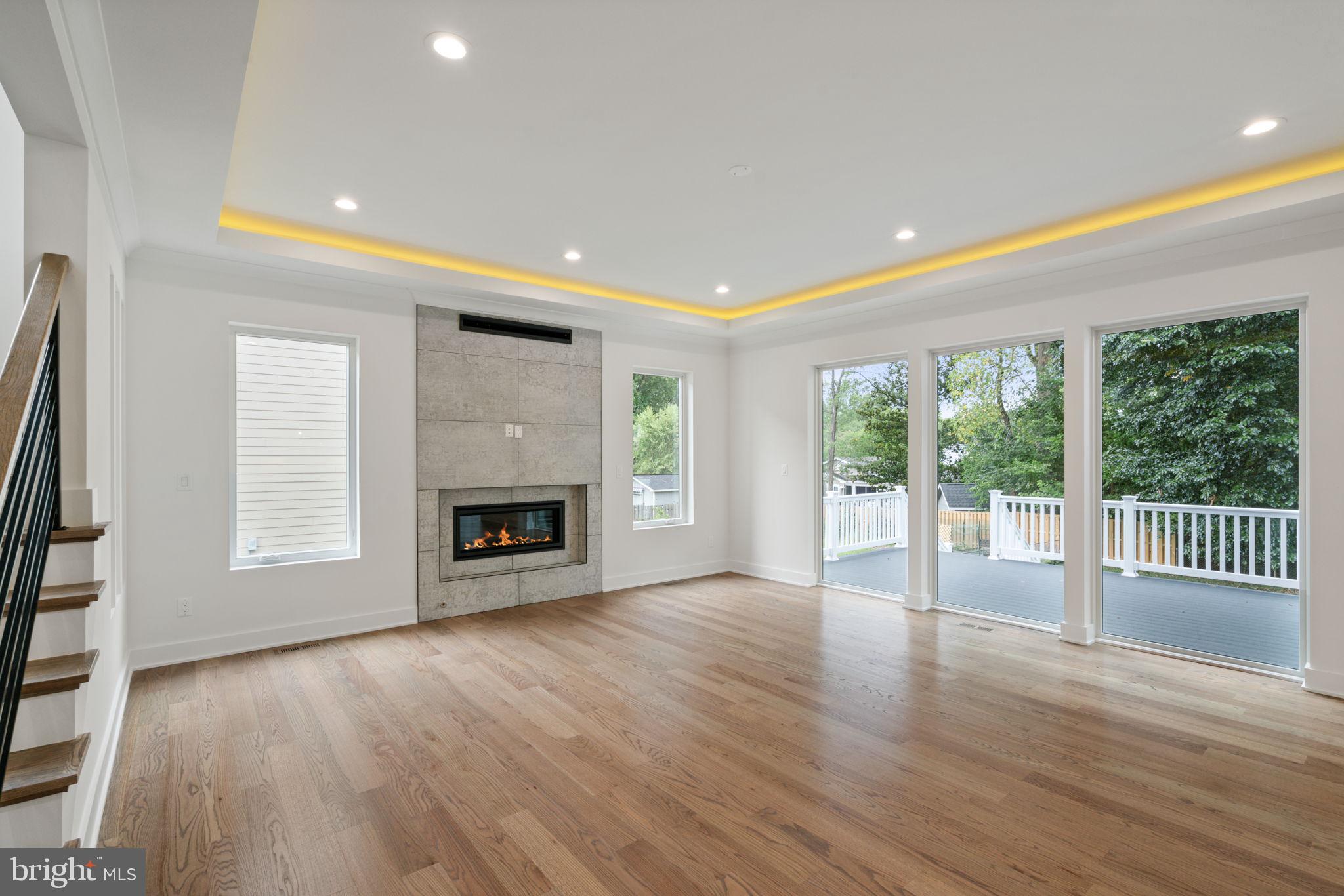 VIENNA WOODS - Residential