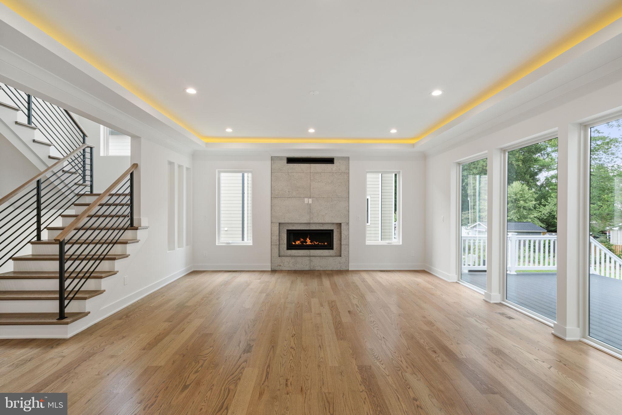 VIENNA WOODS - Residential