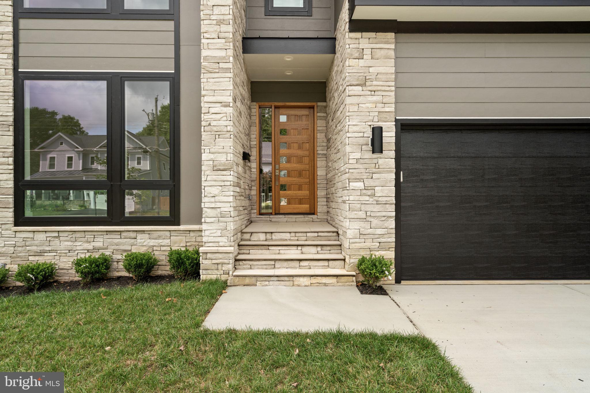 VIENNA WOODS - Residential