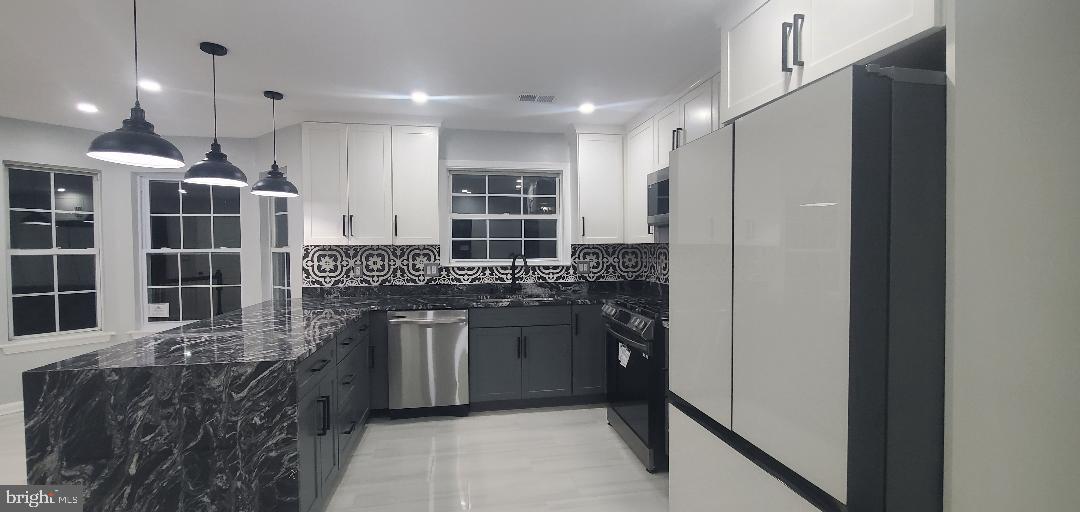 BARNABY KNOLLS PLAT 3 - Residential Lease