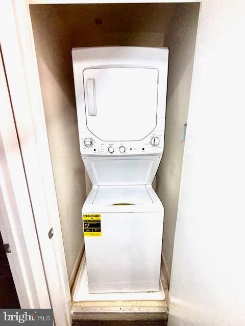 ANNAPOLIS OVERLOOK - Residential