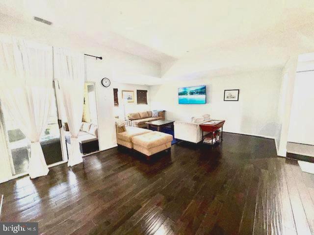 ANNAPOLIS OVERLOOK - Residential