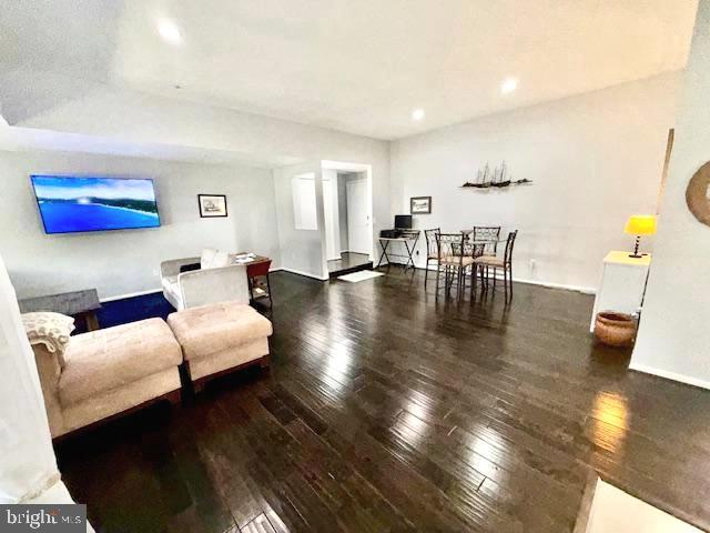 ANNAPOLIS OVERLOOK - Residential