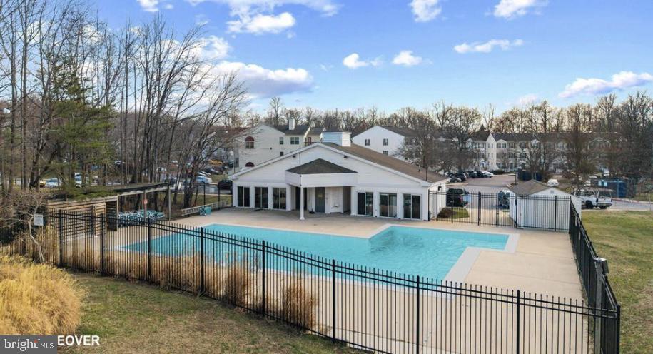 ANNAPOLIS OVERLOOK - Residential