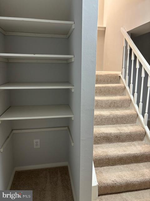 COURTS OF TYSONS - Residential Lease