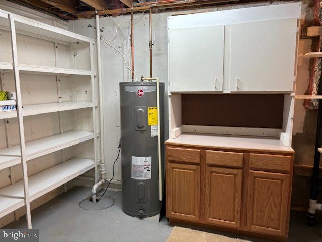 COURTS OF TYSONS - Residential Lease