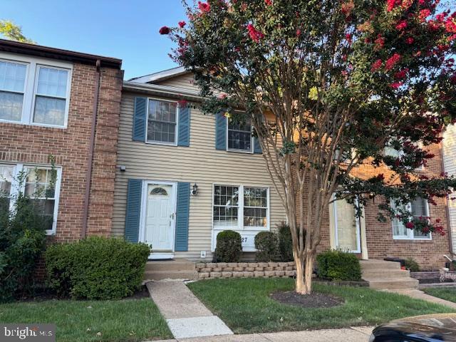 COURTS OF TYSONS - Residential Lease