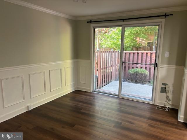 COURTS OF TYSONS - Residential Lease