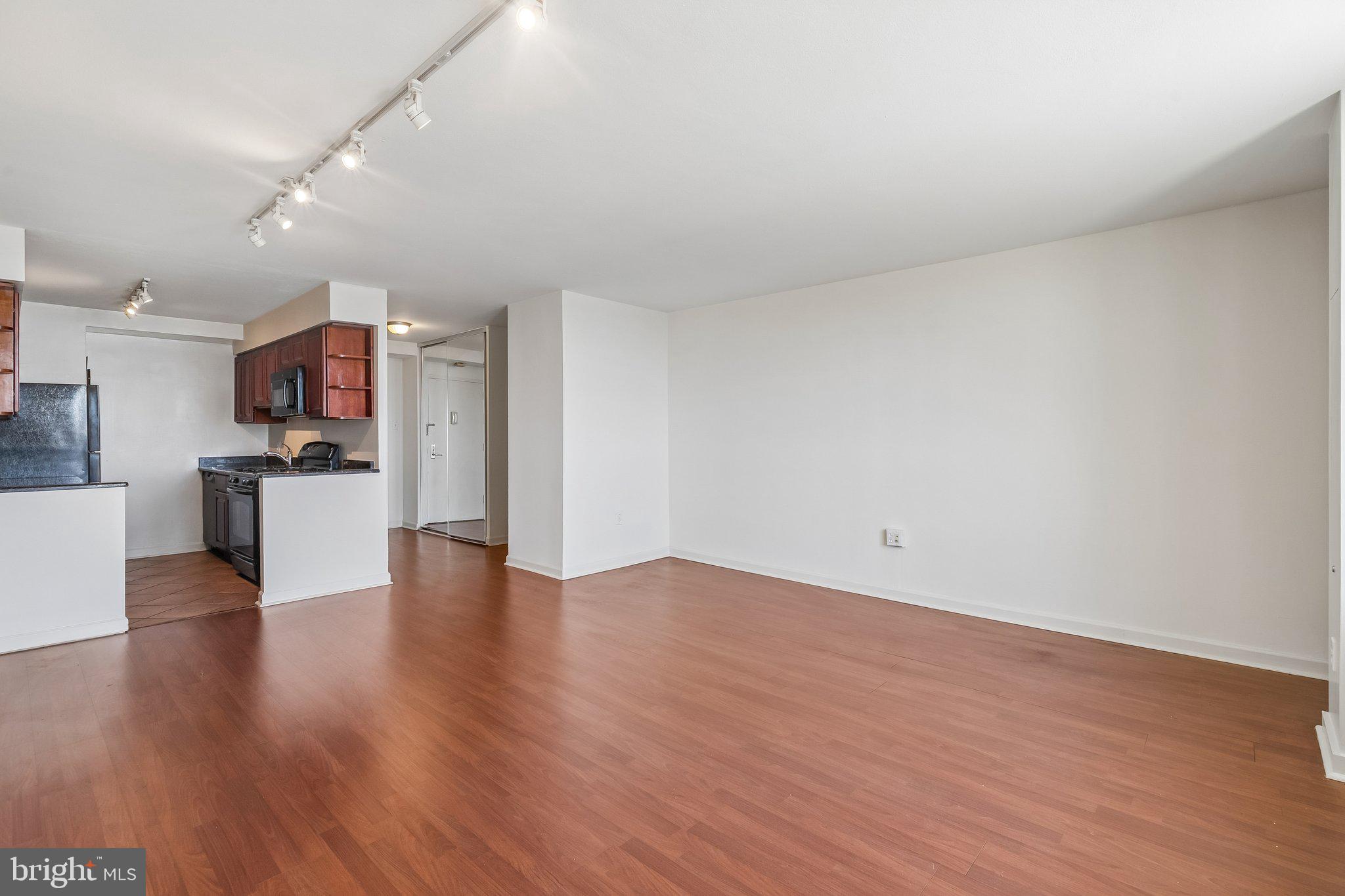 604 S WASHINGTON SQUARE 36 2211