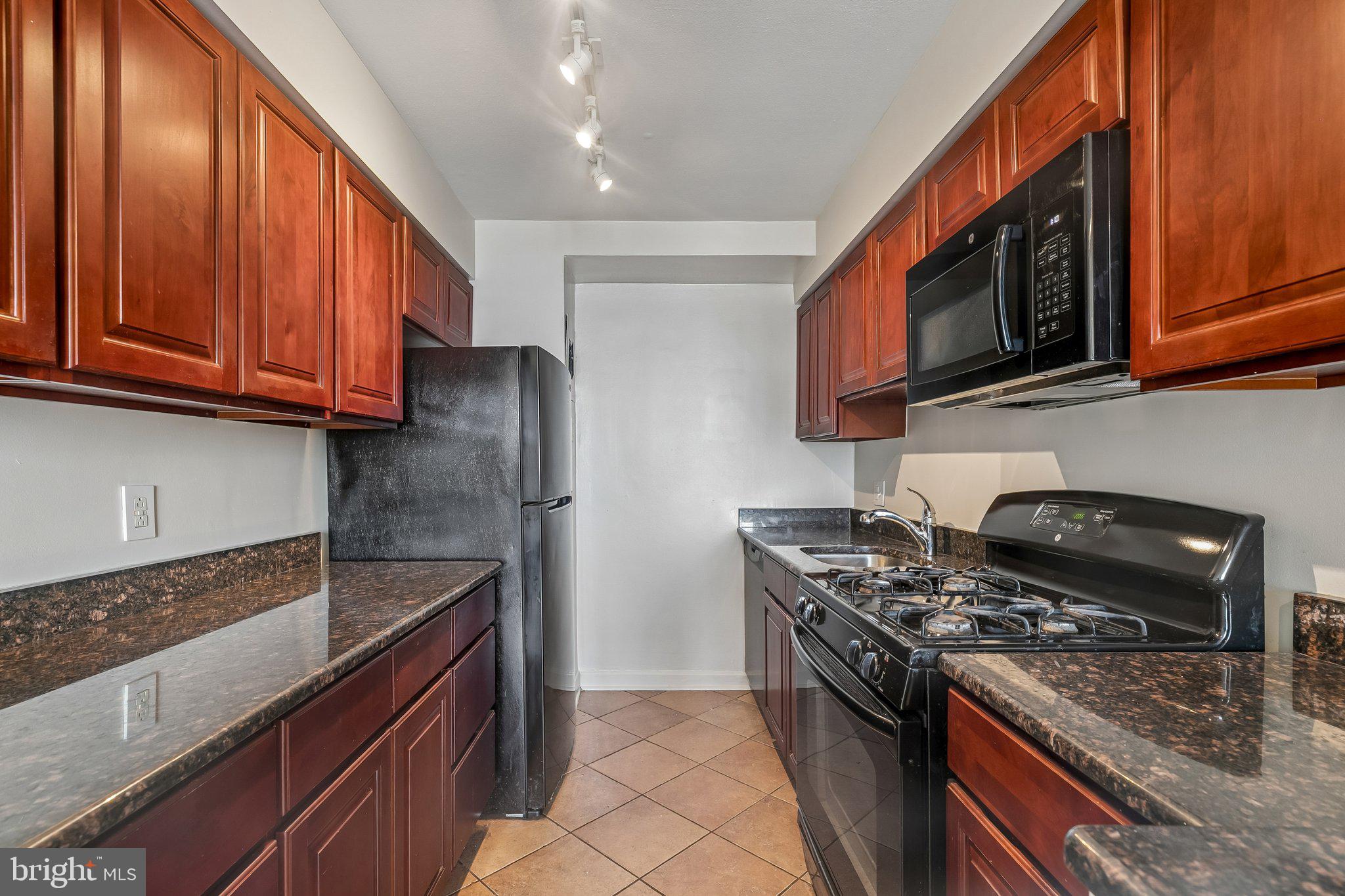 604 S WASHINGTON SQUARE 36 2211