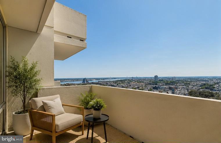 604 S WASHINGTON SQUARE 36 2211