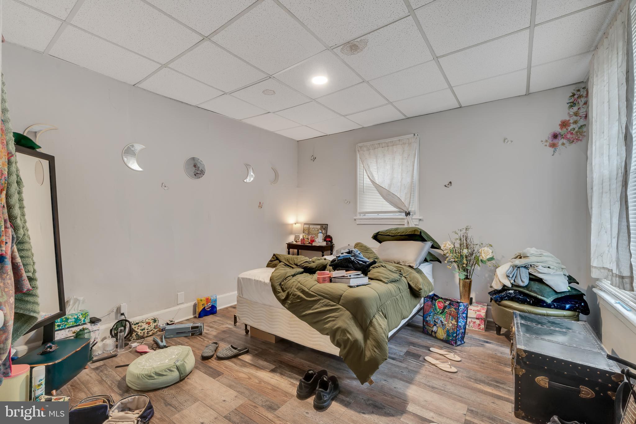 401 CHAMPION AVENUE -403