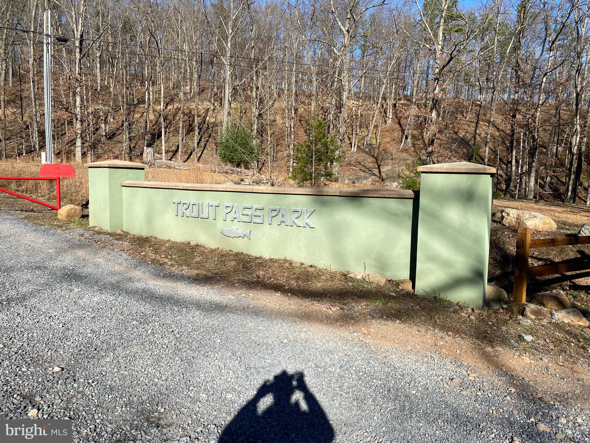 TROUT PASS PARK - Land