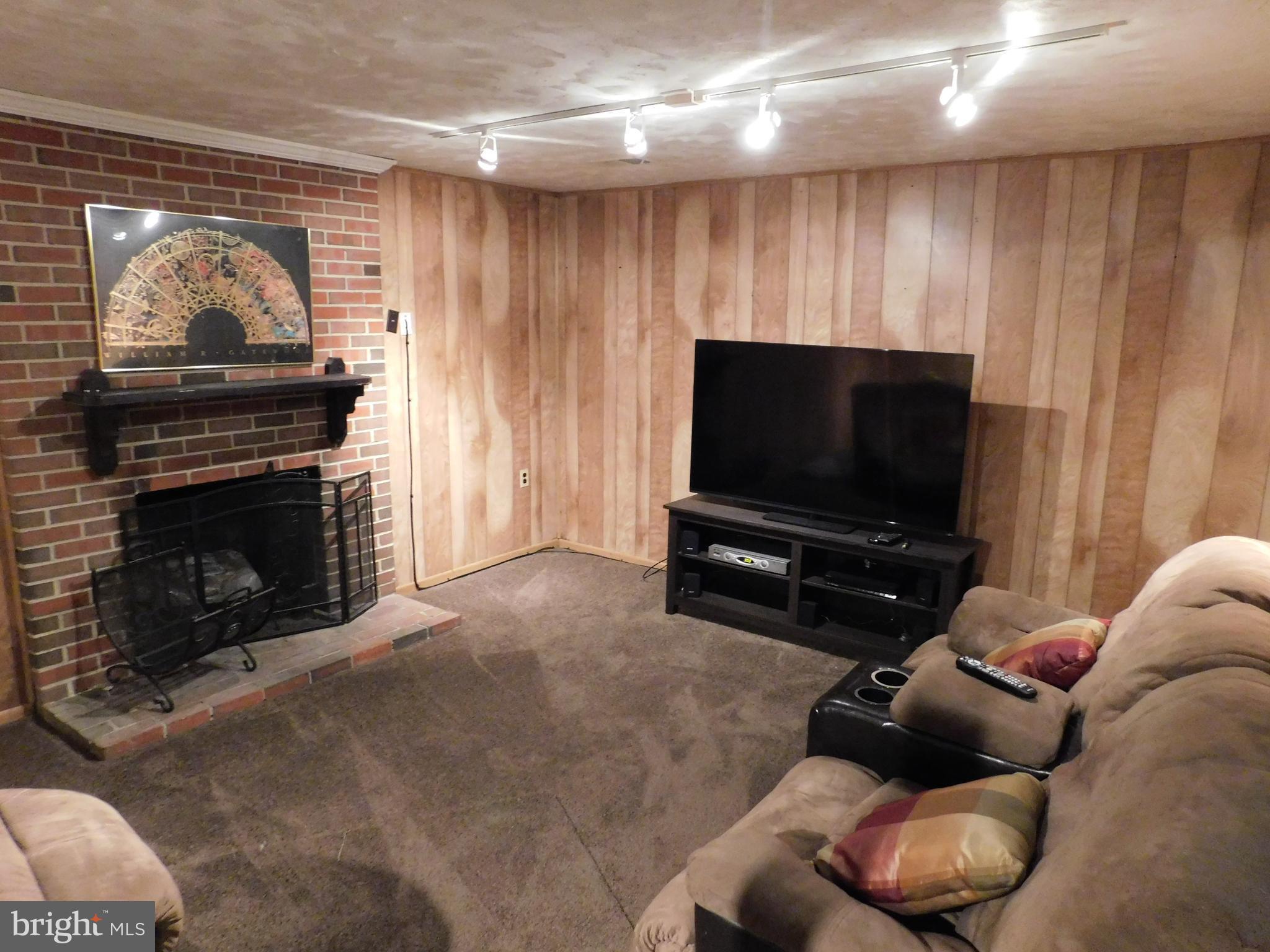 MARLBORO MEADOWS - Residential