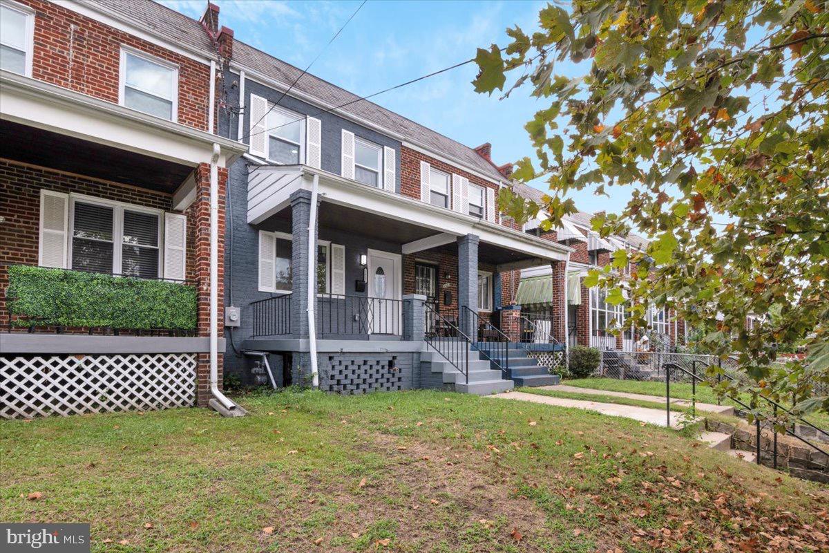 1517 DOWNING STREET NE