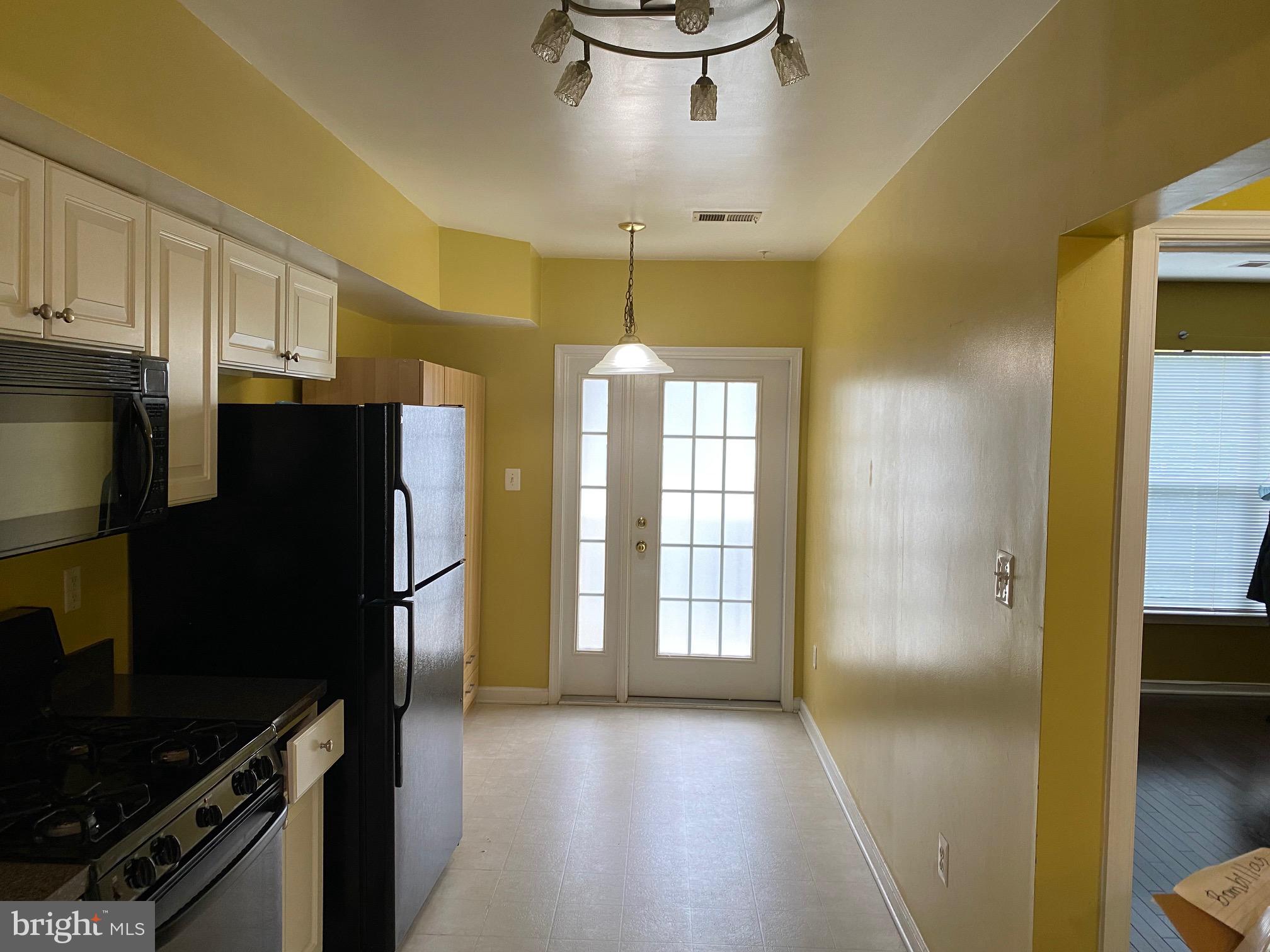 HEARTHSTONE VILLAGE - Residential Lease