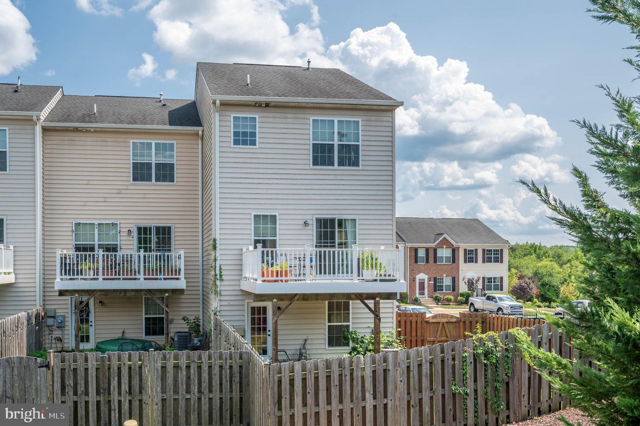 LAKESIDE - Residential