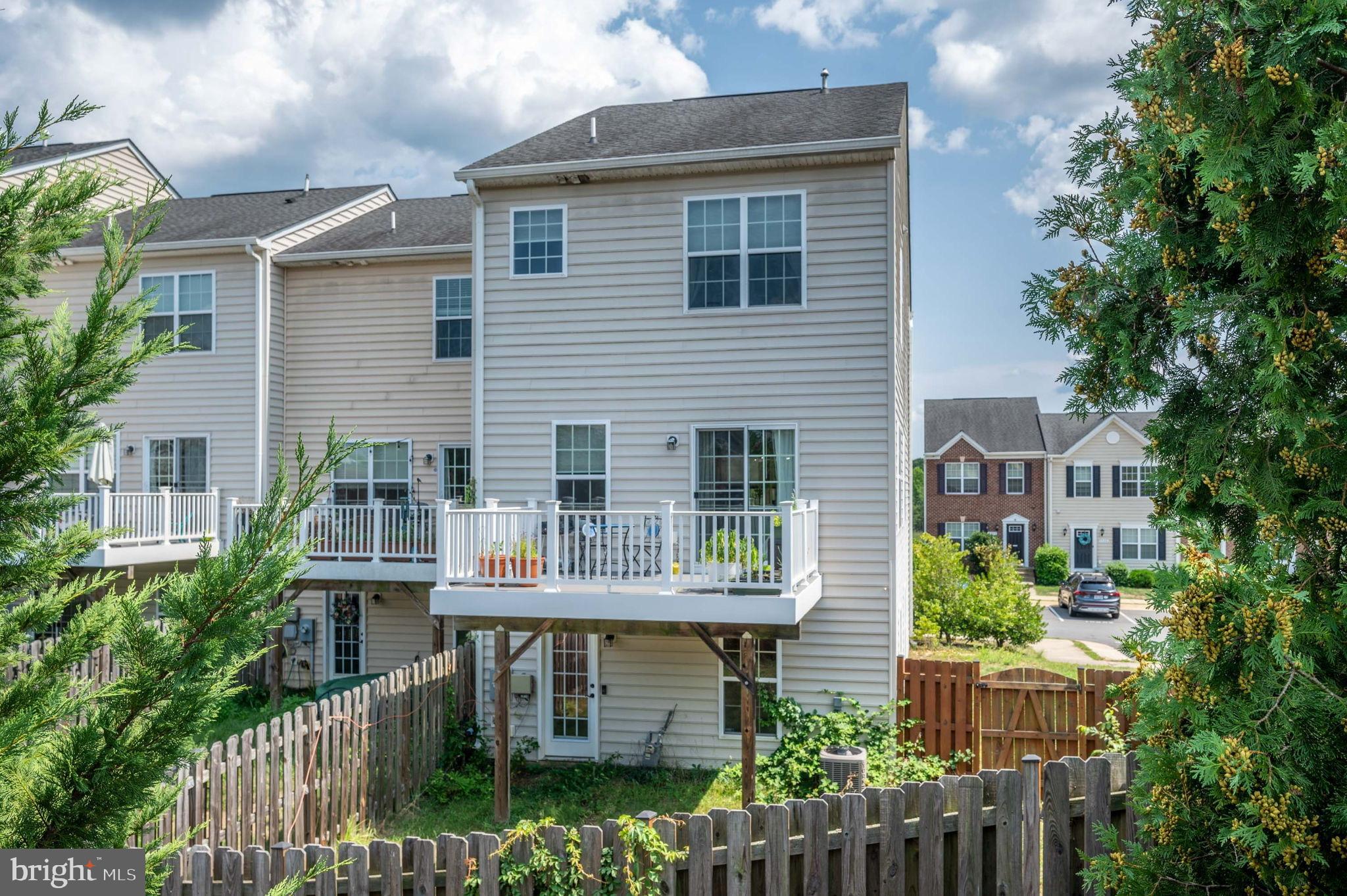 LAKESIDE - Residential