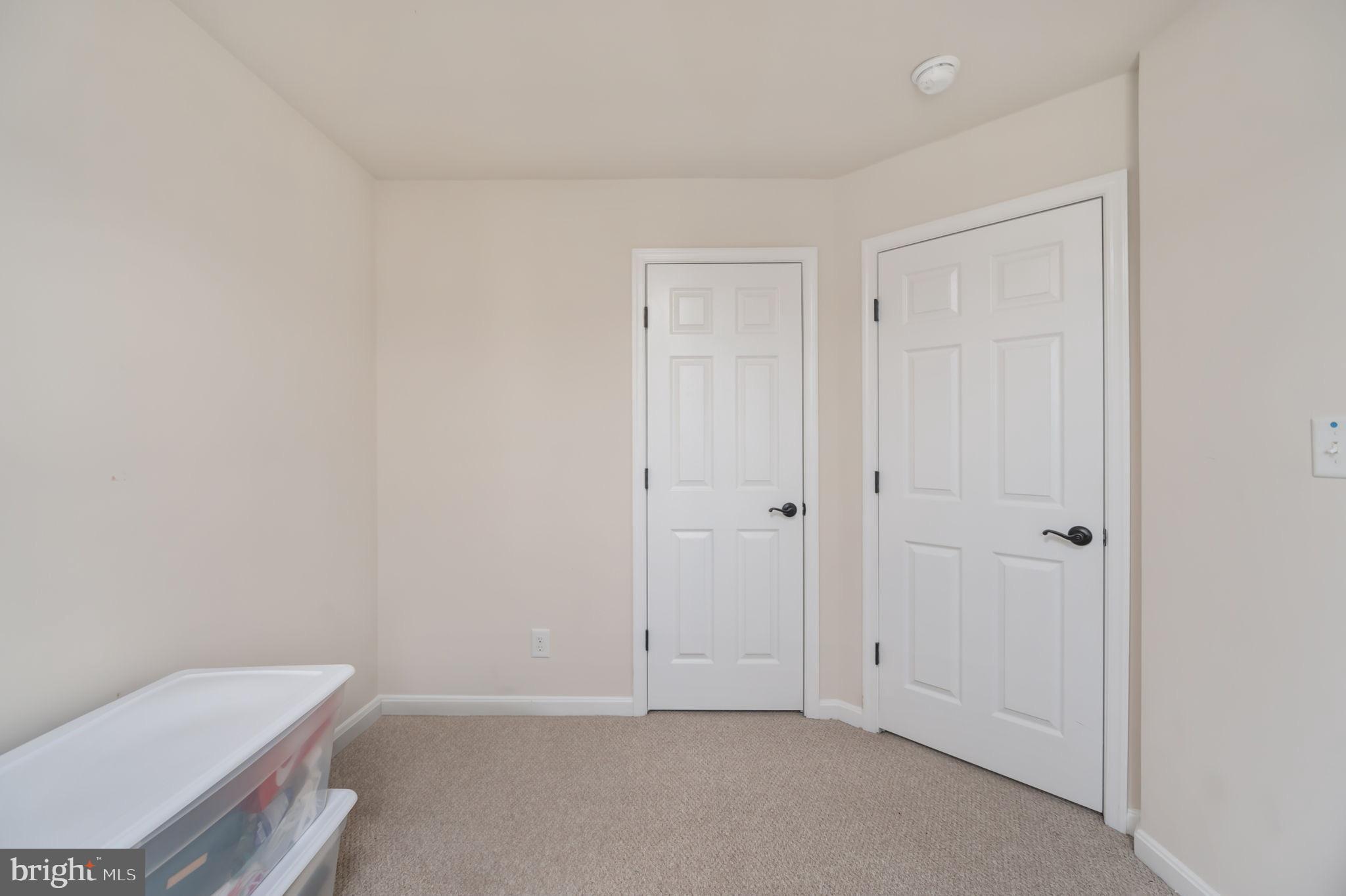 LAKESIDE - Residential