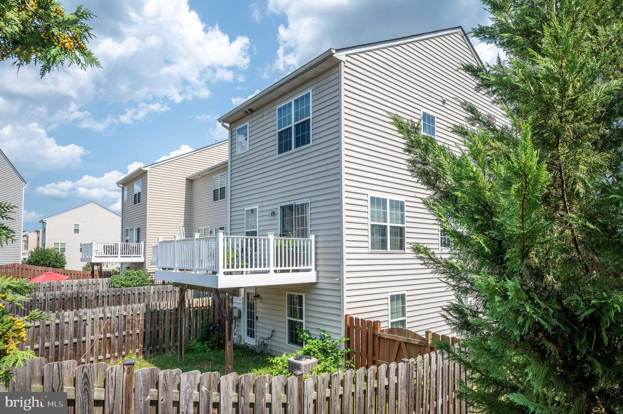 LAKESIDE - Residential