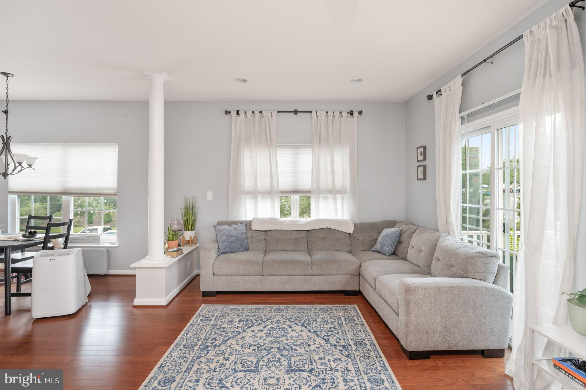 LAKESIDE - Residential