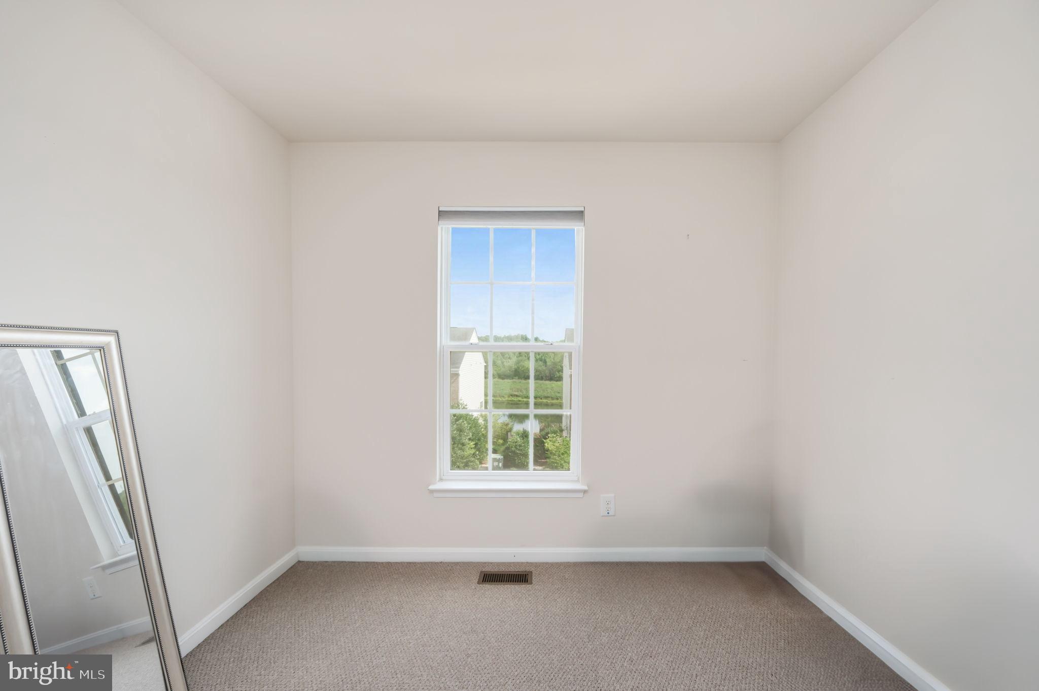 LAKESIDE - Residential