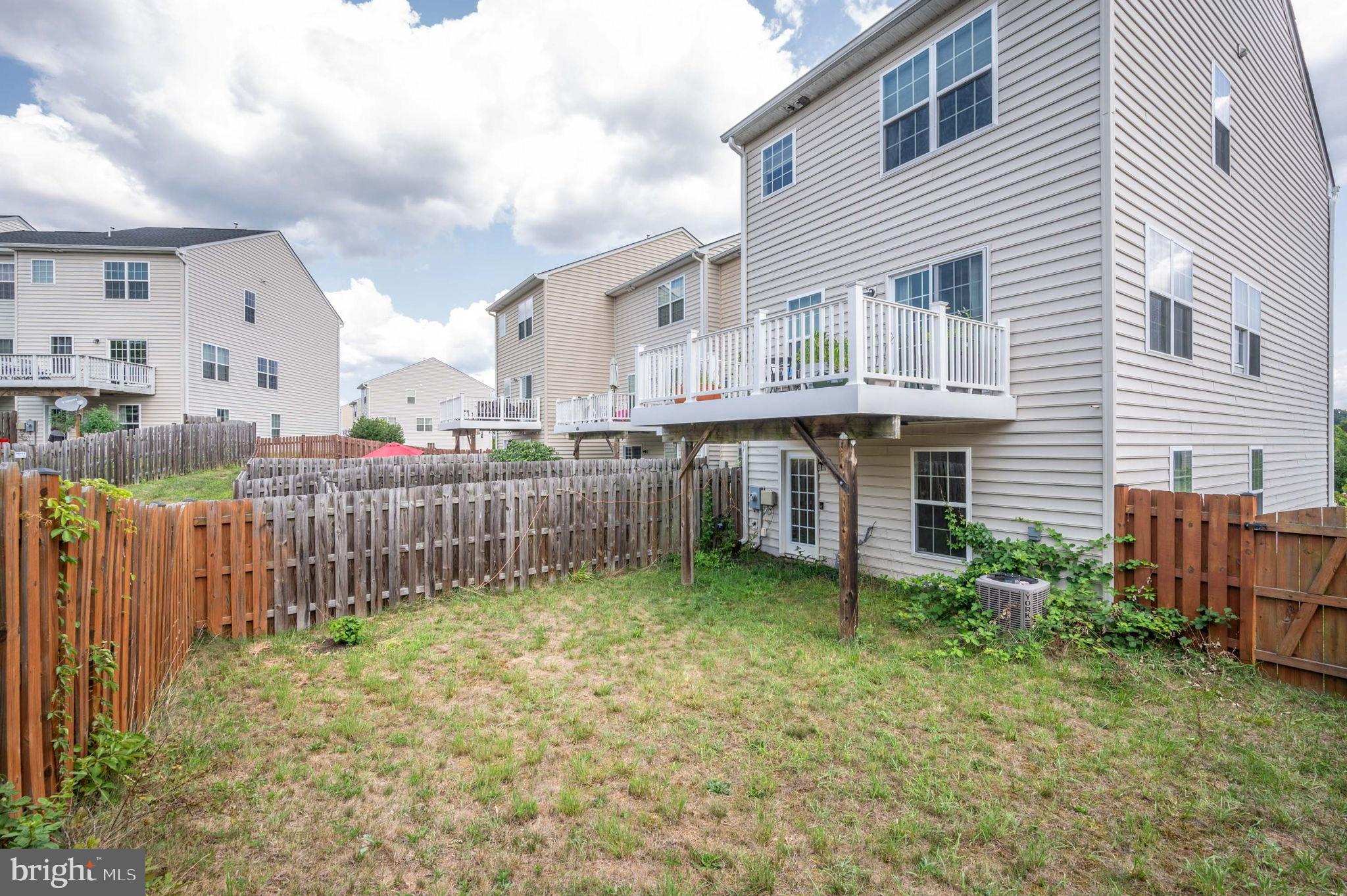 LAKESIDE - Residential