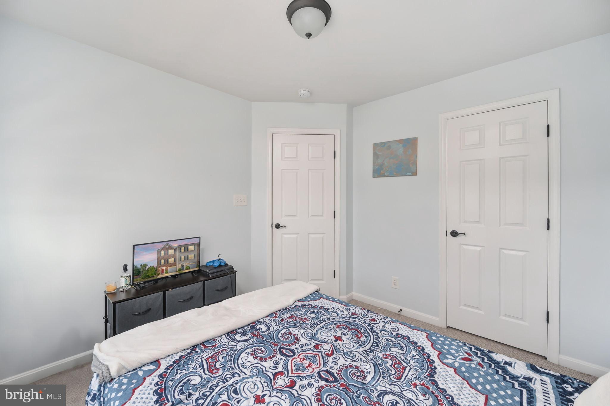 LAKESIDE - Residential