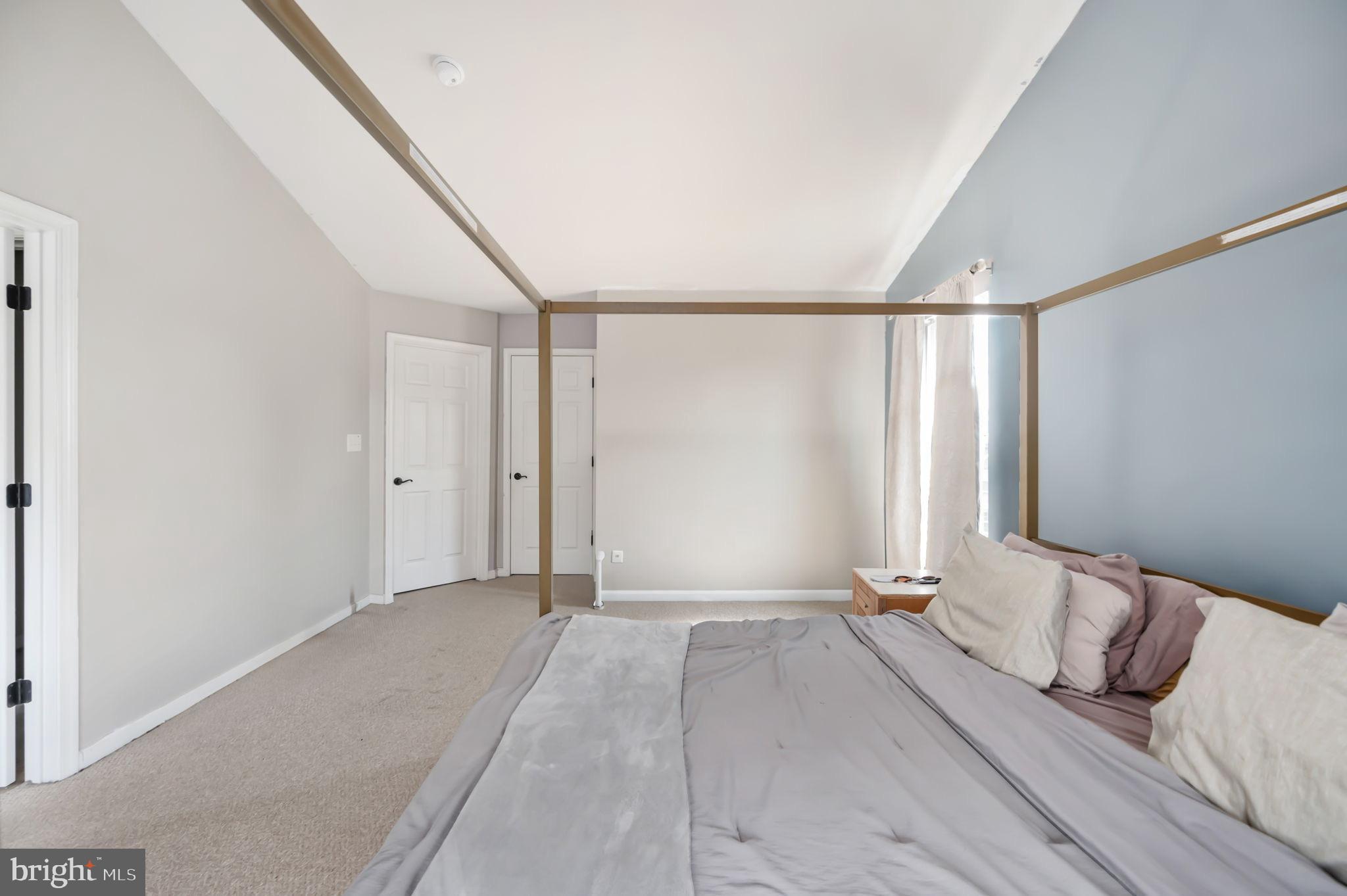 LAKESIDE - Residential