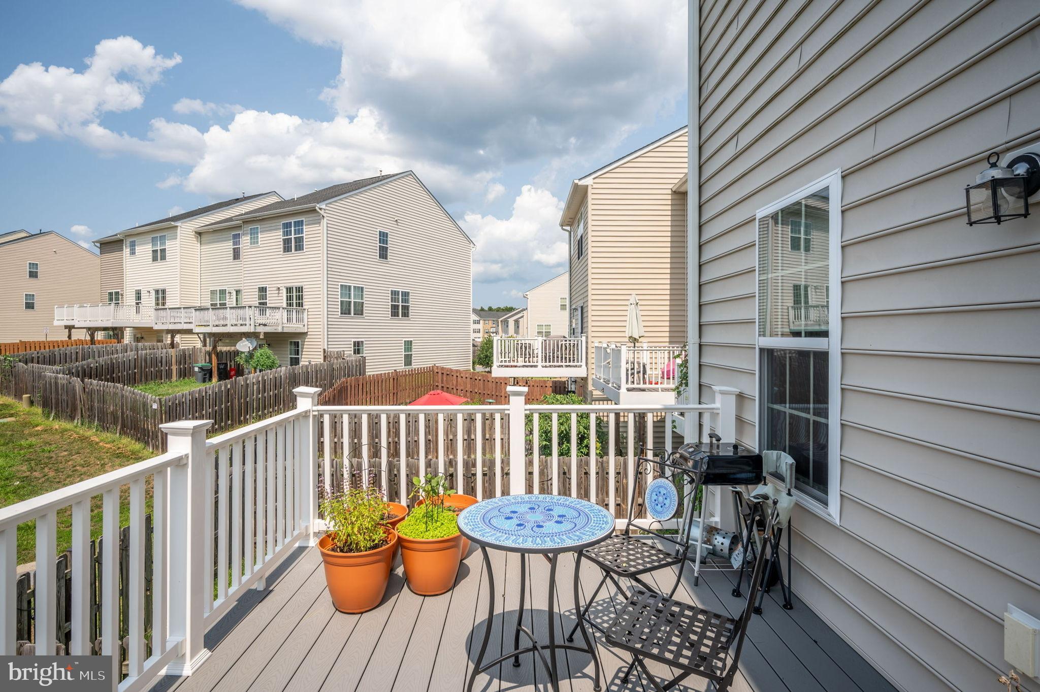 LAKESIDE - Residential