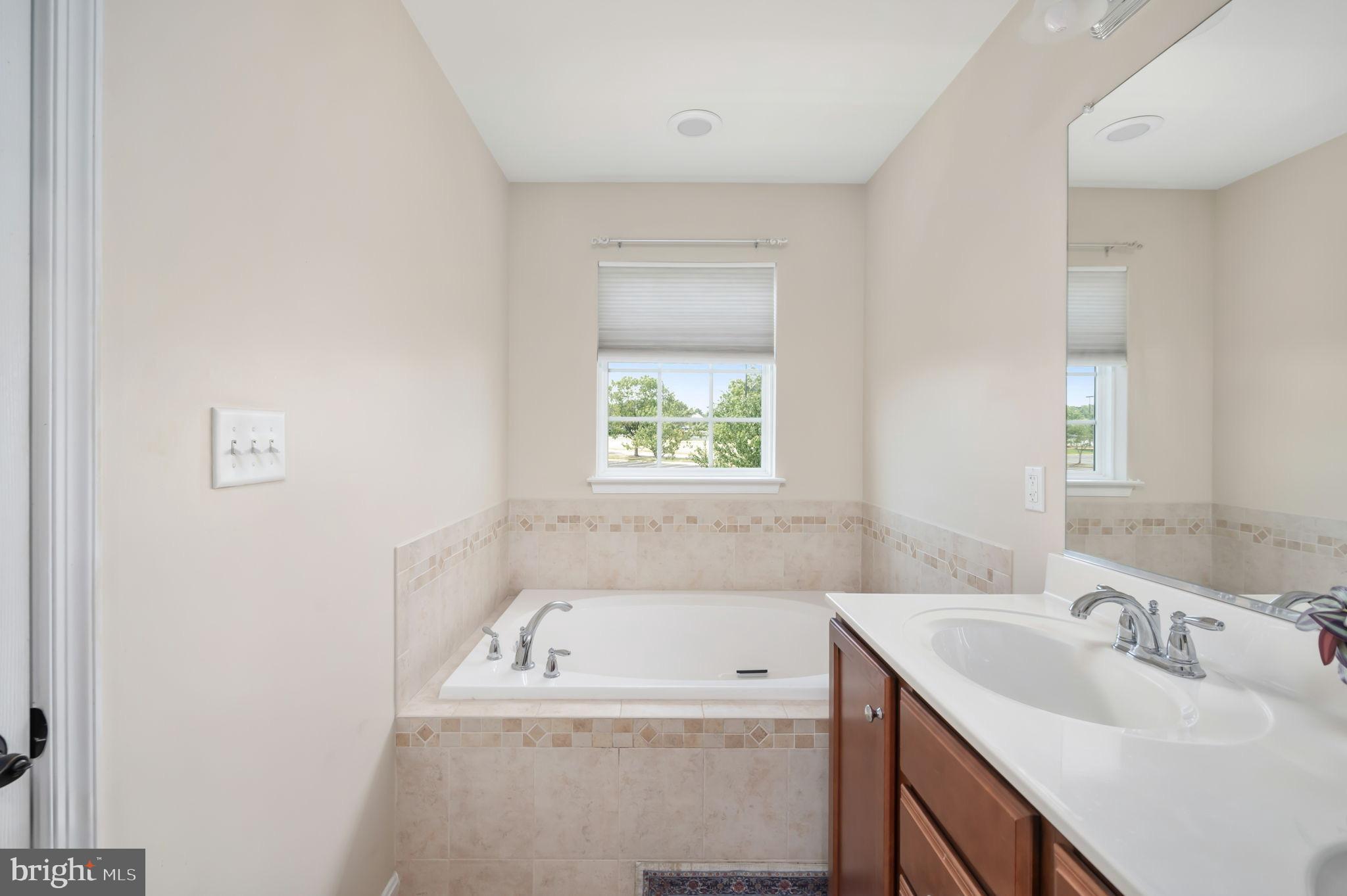 LAKESIDE - Residential