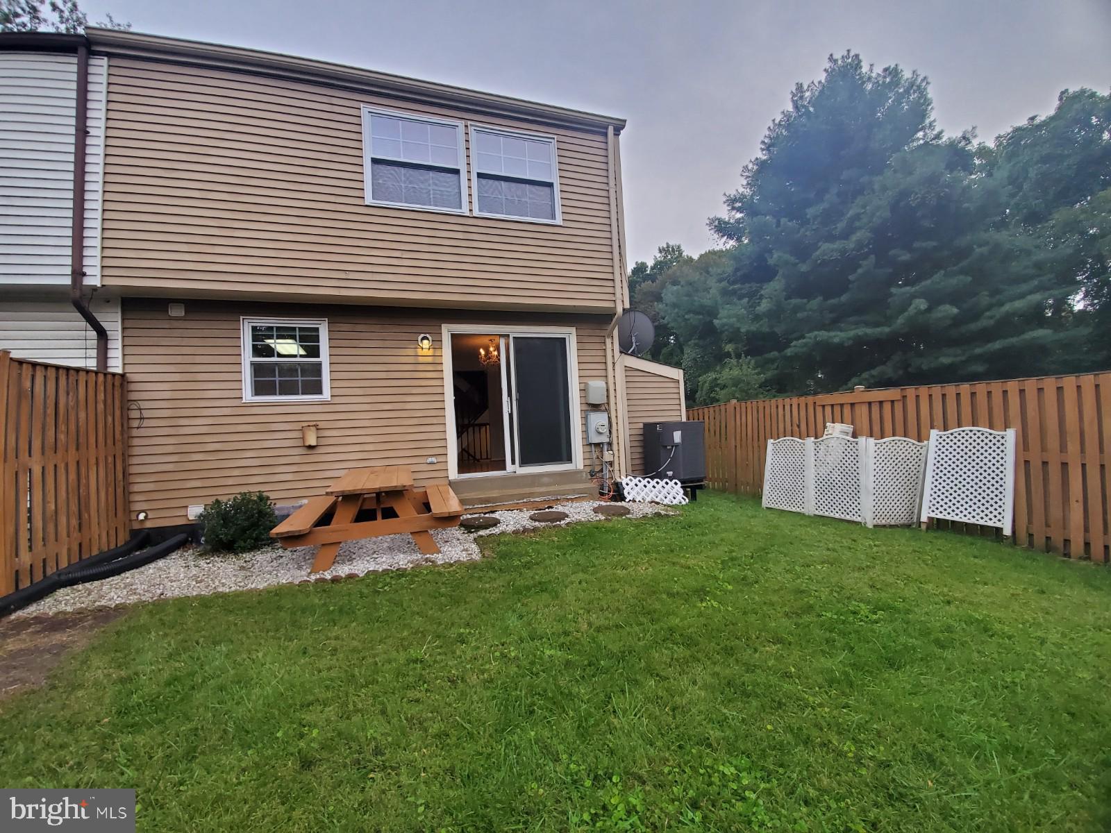 PARK OVERLOOK - Residential Lease