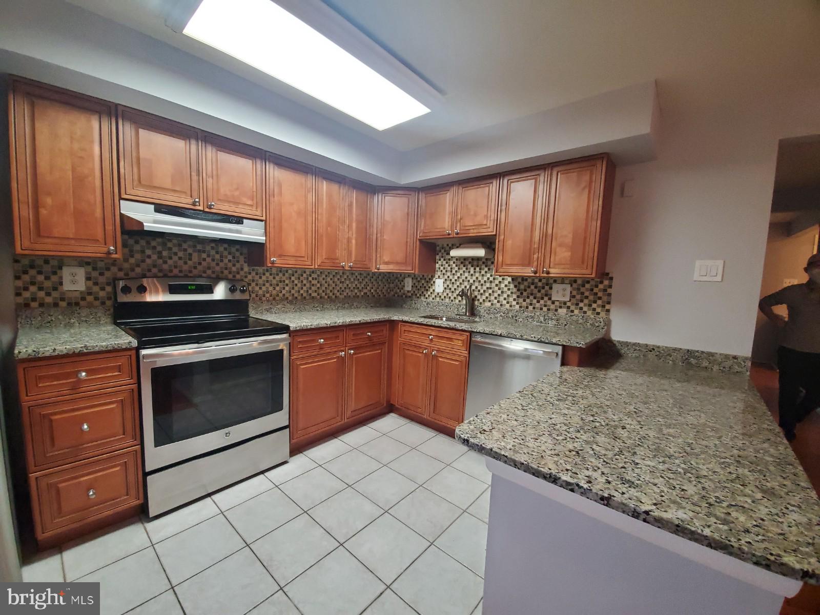 PARK OVERLOOK - Residential Lease