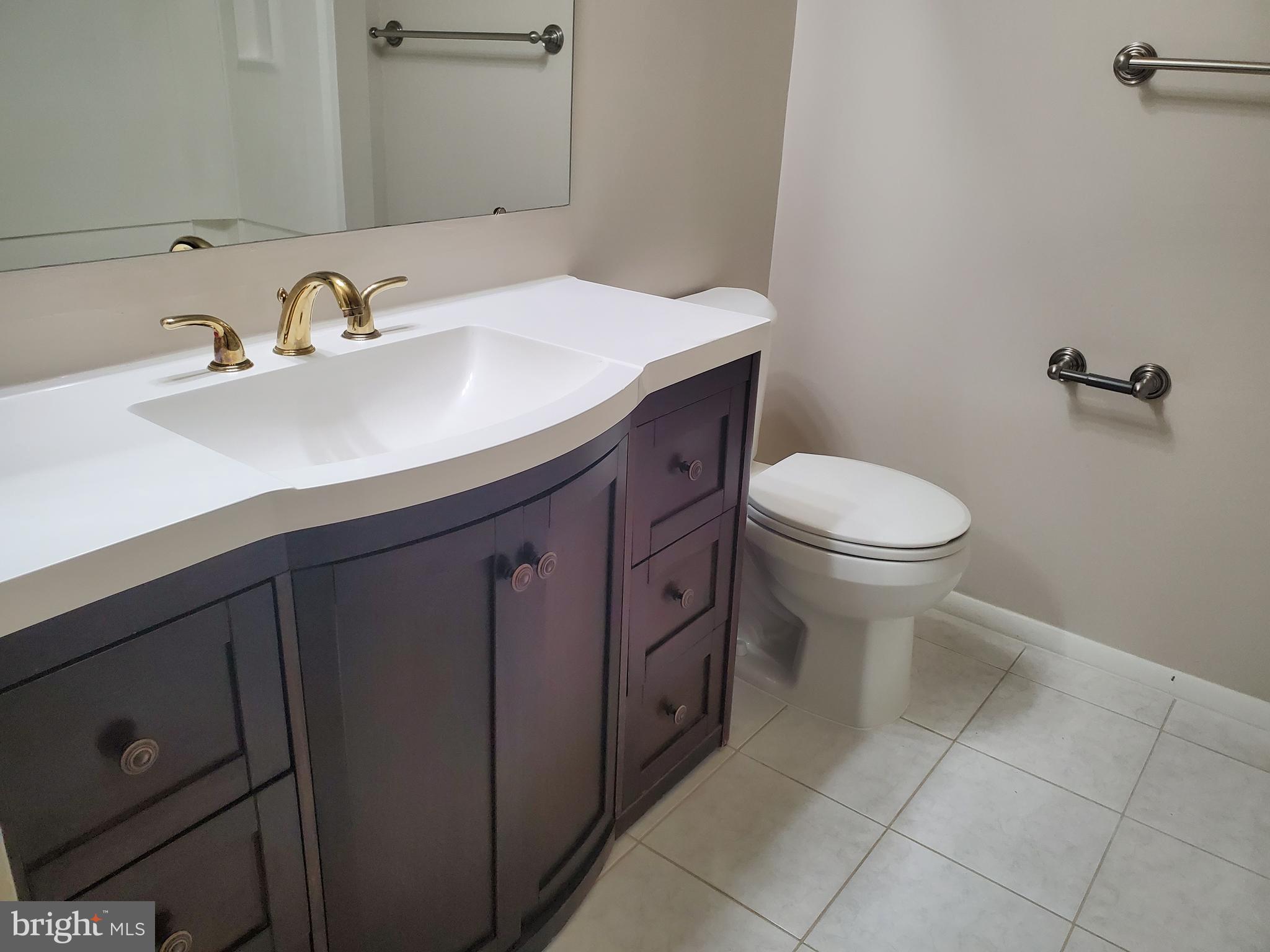 PARK OVERLOOK - Residential Lease