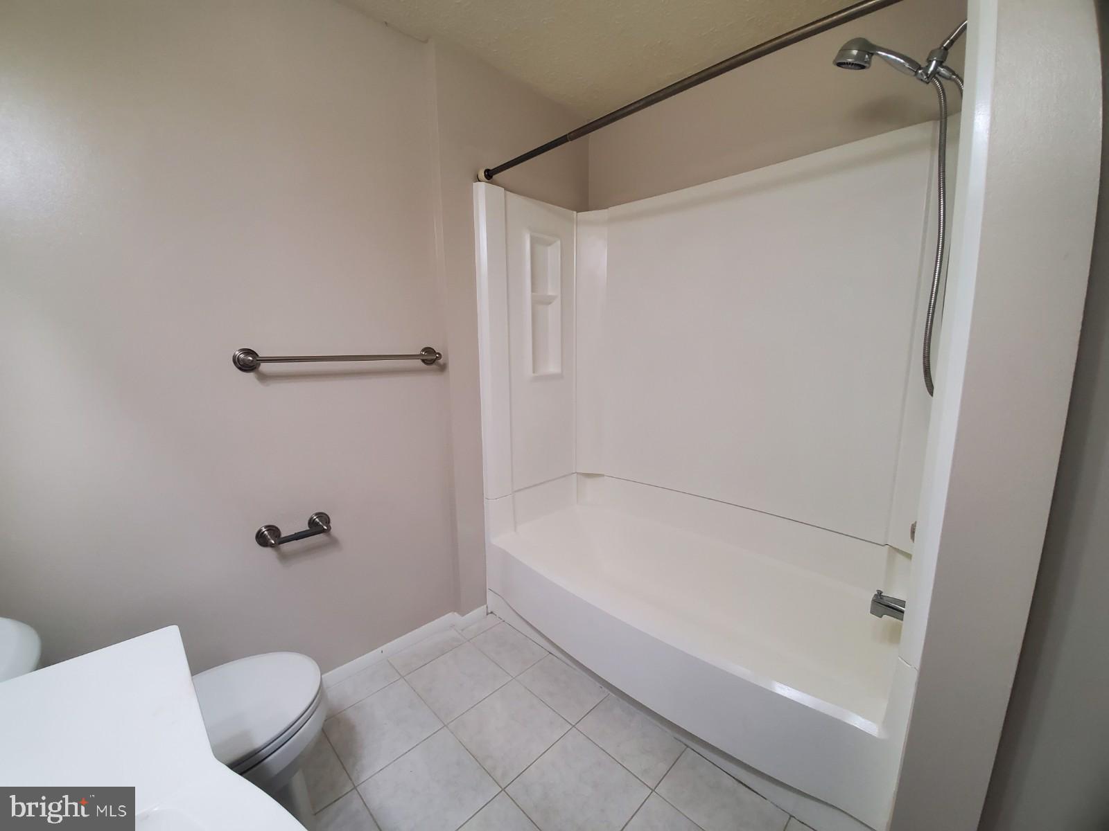 PARK OVERLOOK - Residential Lease