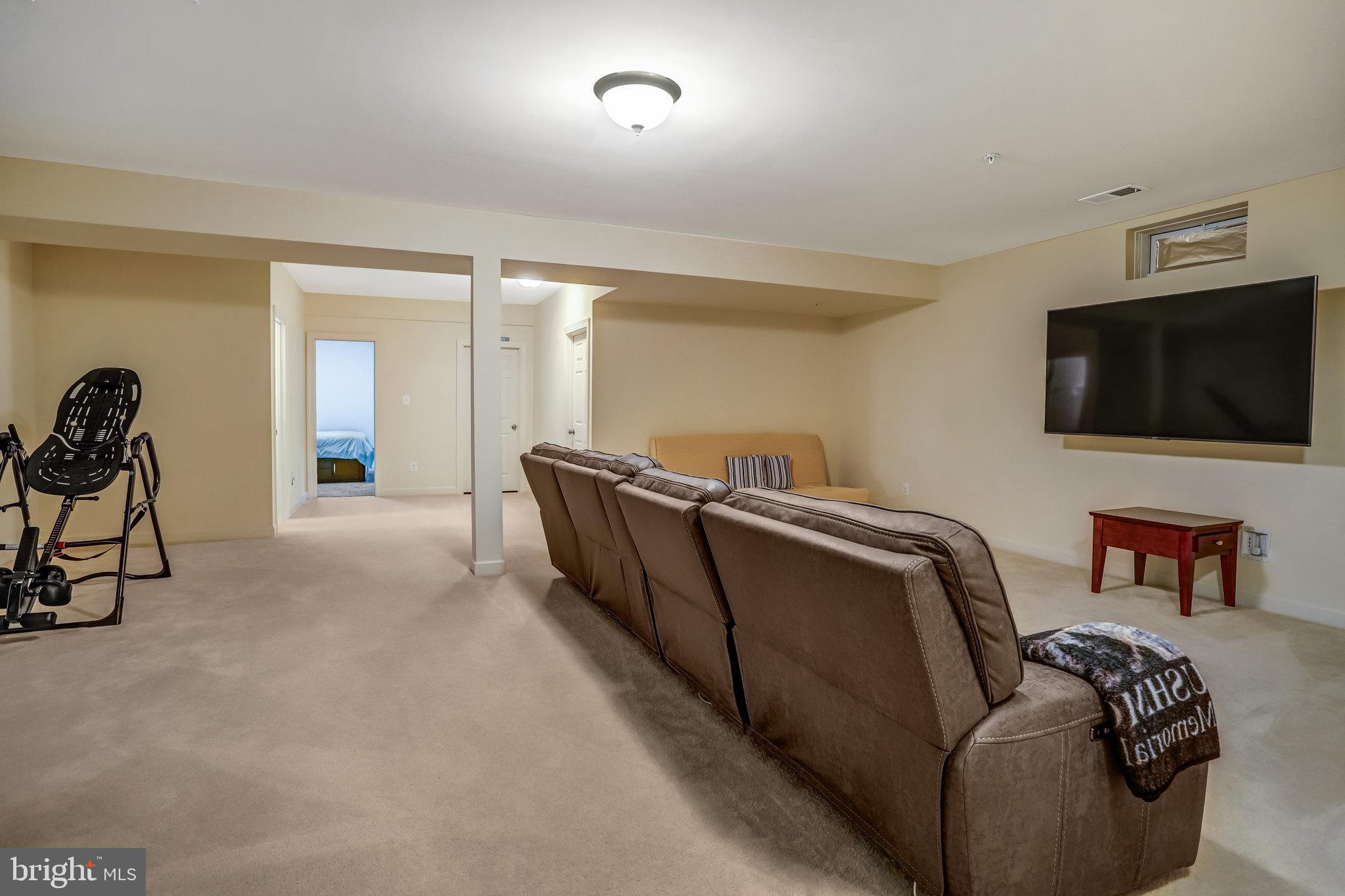 QUINCE ORCHARD PARK - Residential