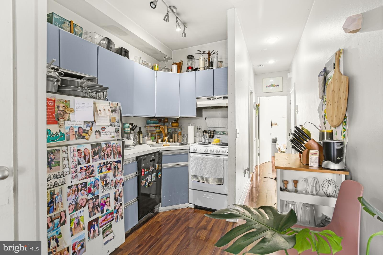 QUEEN VILLAGE - Residential Lease