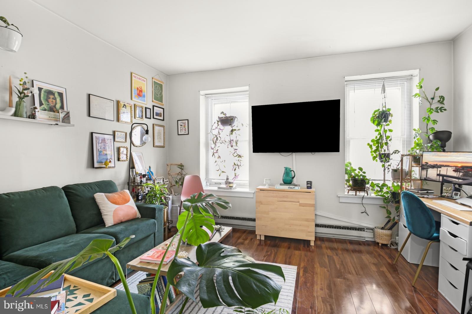 QUEEN VILLAGE - Residential Lease