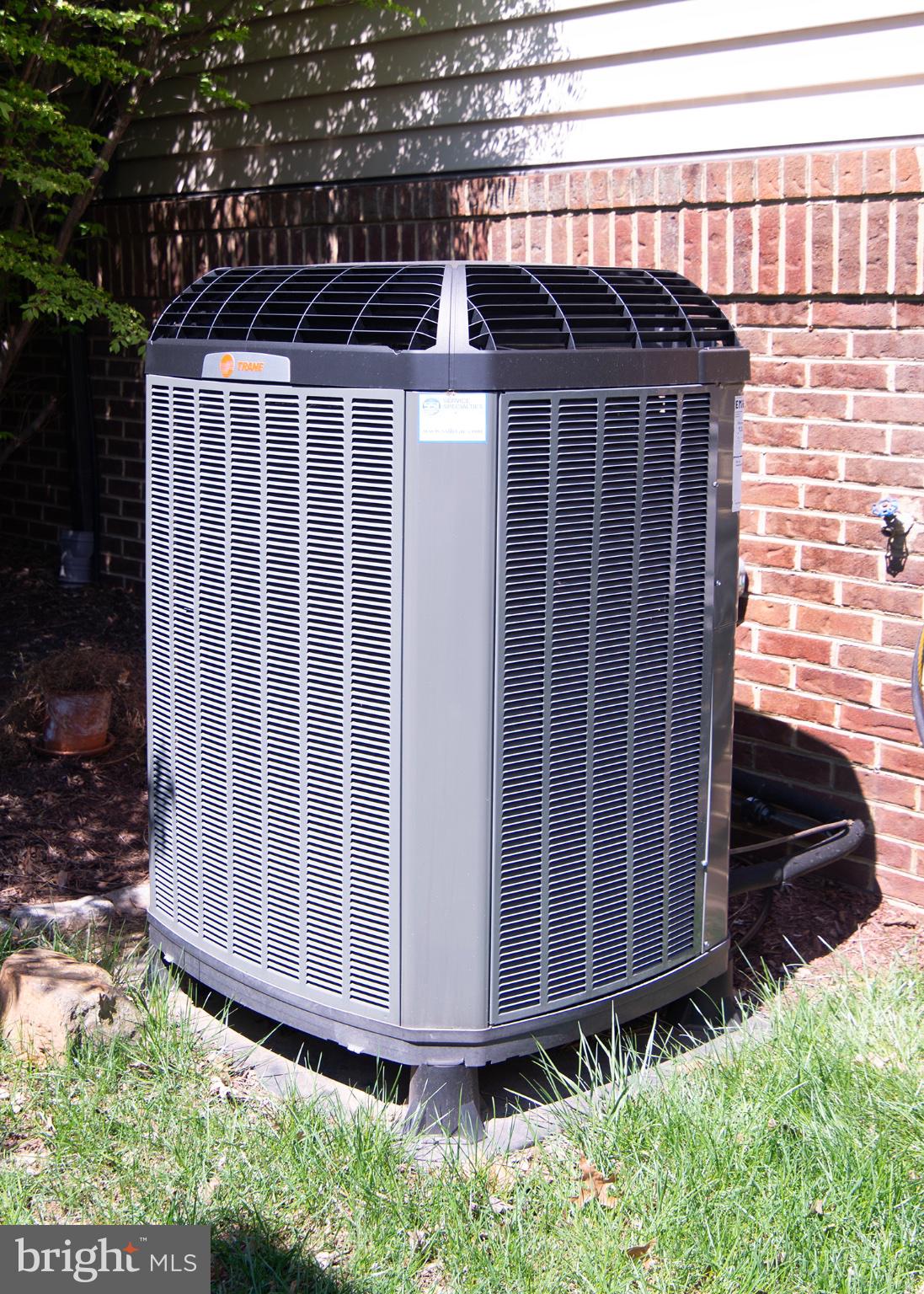 THE BROWNSTONES AT BRAMBLETON - Residential