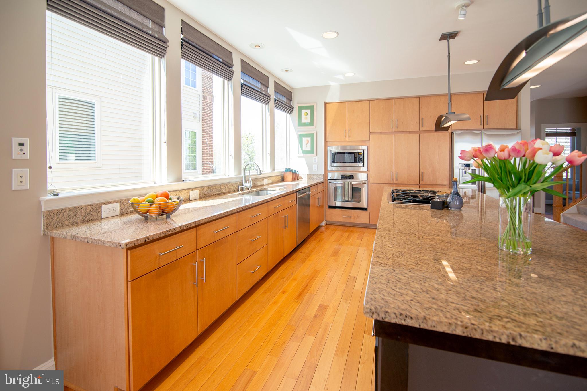 THE BROWNSTONES AT BRAMBLETON - Residential